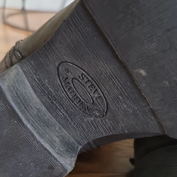 Steve Madden Black Kneehigh Boots with Buckle Straps - Picture 6 of 11